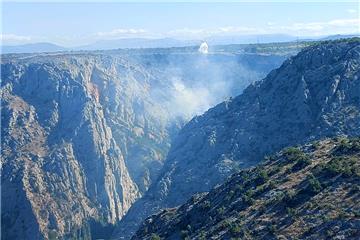 Ugašen požar kod Ključa u NP Krka