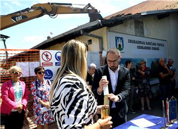 Prenamjena Društvenog doma u Dječji vrtić i pressica gradonačelnika Tomaševića