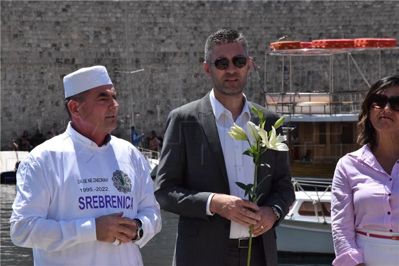 Dubrovnik: Mimohod sjećanja na srebrenički genocid