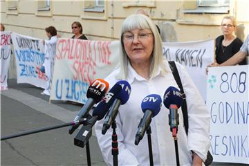 Zagreb: Gradske zastupnike dočekali prosvjednici iz Udruge Resnik