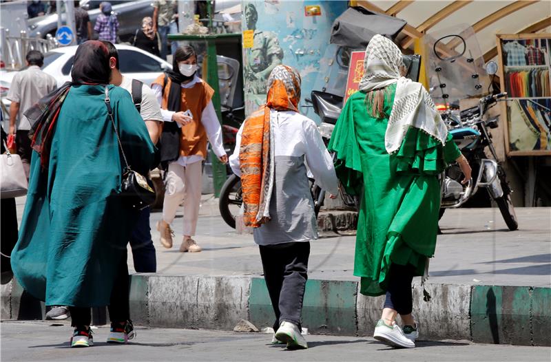 IRAN PEOPLE DRESS CODE