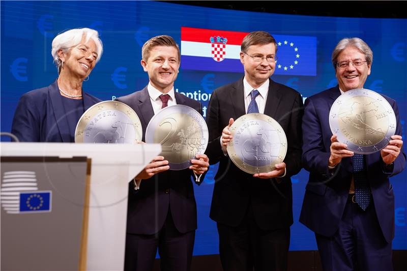 Legal acts on Croatia's entry into euro area signed at ceremony in Brussels 