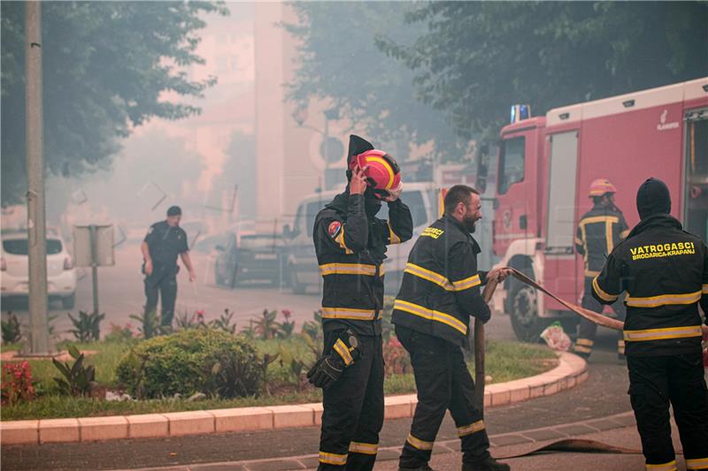 Šibenik- Vatrena stihija se i dalje širi 