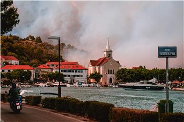 Šibenik- Vatrena stihija se i dalje širi 