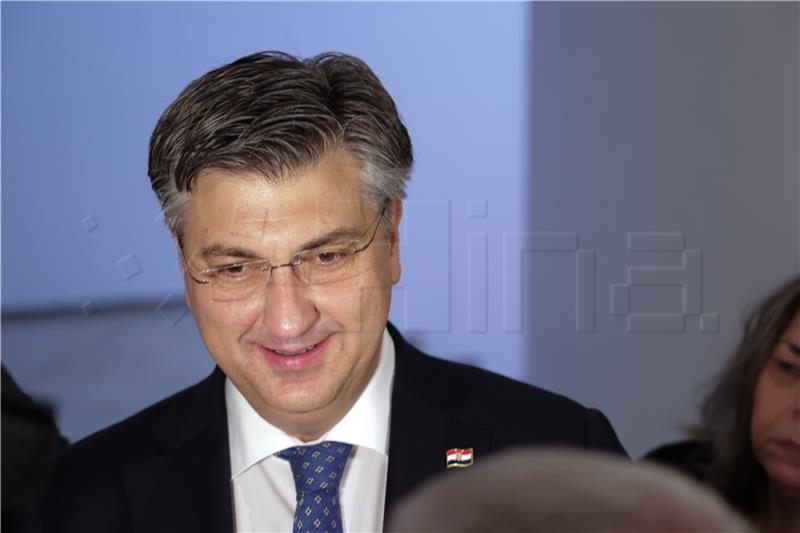 Premijer Plenković nakon sastanka Kluba HDZ-a