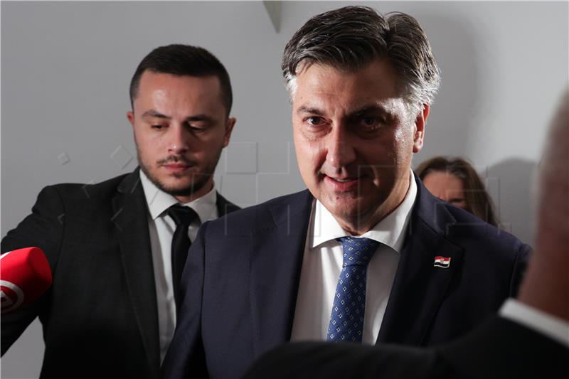 Premijer Plenković nakon sastanka Kluba HDZ-a