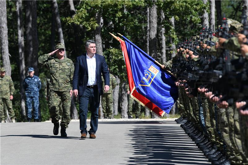 Milanović na vježbi hrvatske i američke vojske u Udbini