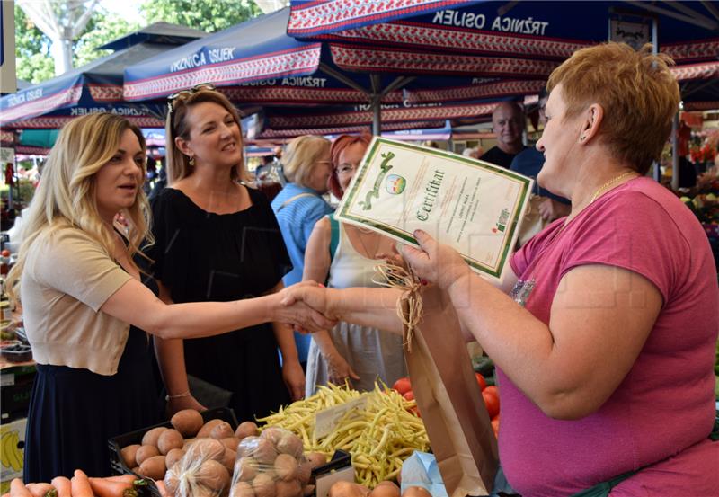 Na osječkoj Tržnici dodijeljeni certifikati „Proizvodi hrvatskog seljaka“