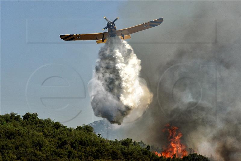 Šumski požar na Kreti pod nadzorom, sela evakuirana