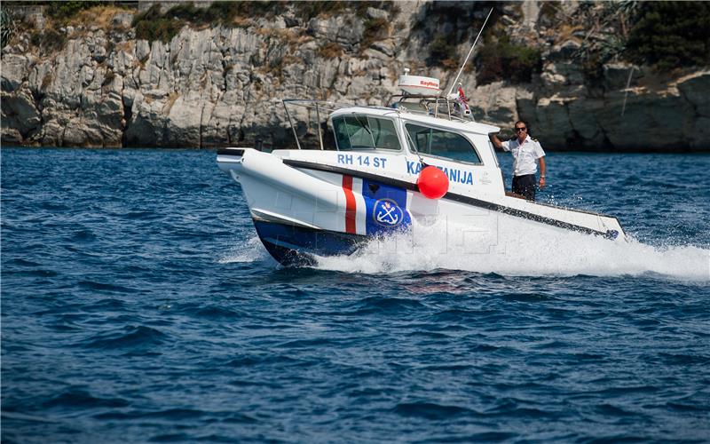 Putnici i posada sa zapaljene brodice stigli u Split