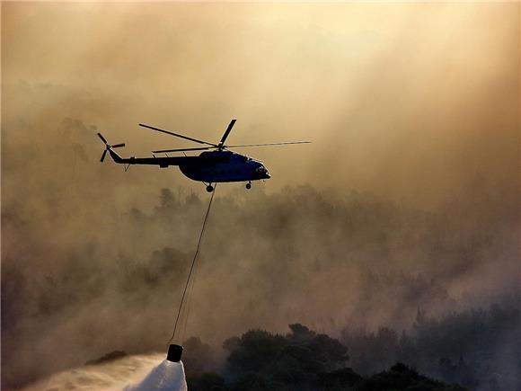 MORH: Nakon kanadera i helikopter  poslan na požarište u Sloveniju