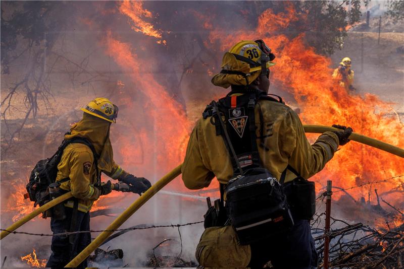 USA WILDFIRE OAK FIRE