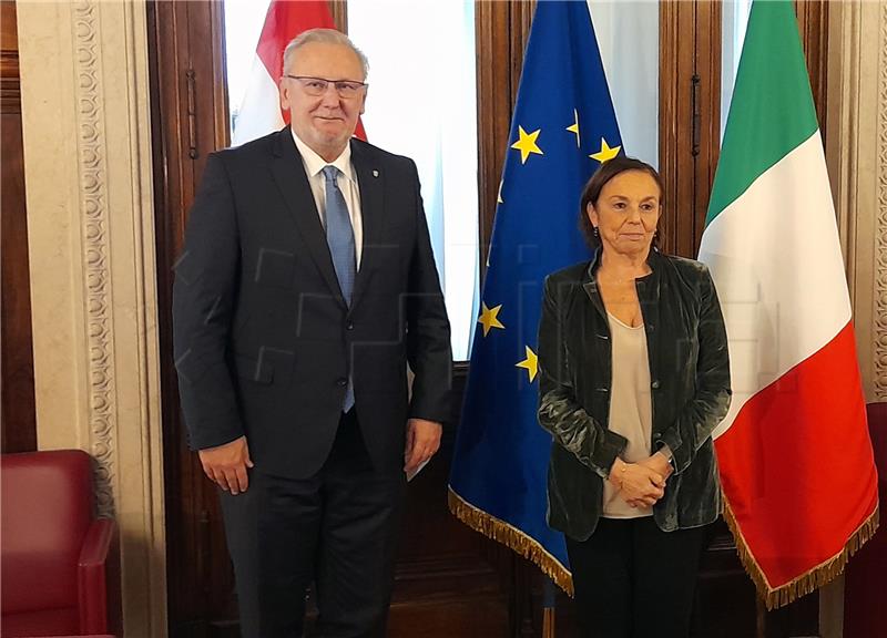 Croatian, Italian police sign memorandum of cooperation in combating drugs