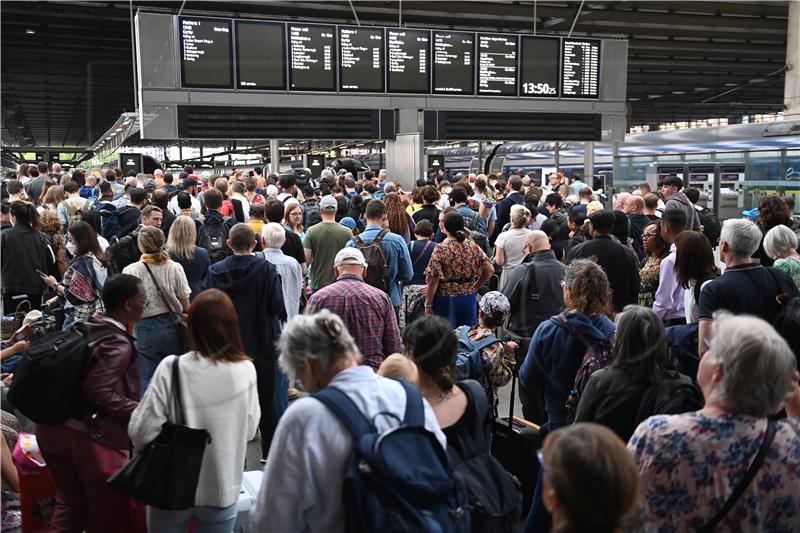  Britanija: putnički kaos zbog štrajka željezničara