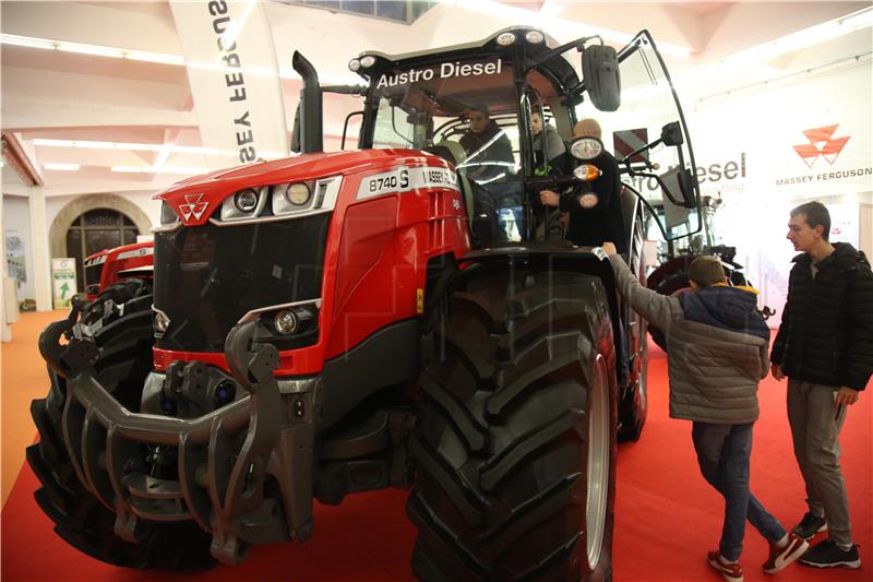 Sales of tractors decrease, while sales of quads increase in H1 2022