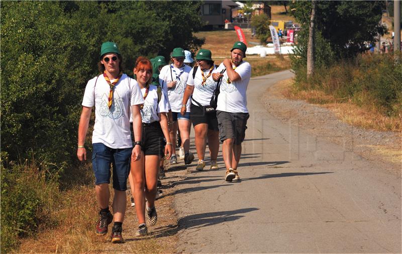 U sklopu smotre izviđača u Lovincu se održava Festival vještina za život