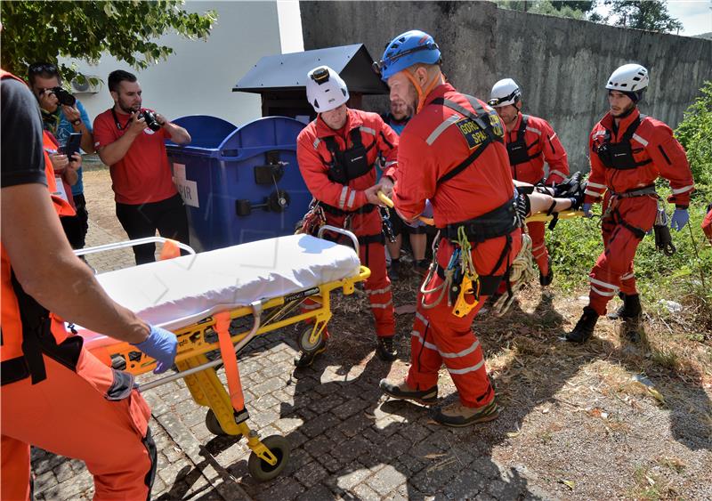 U Lovincu održana pokazna vježba traganja i spašavanja