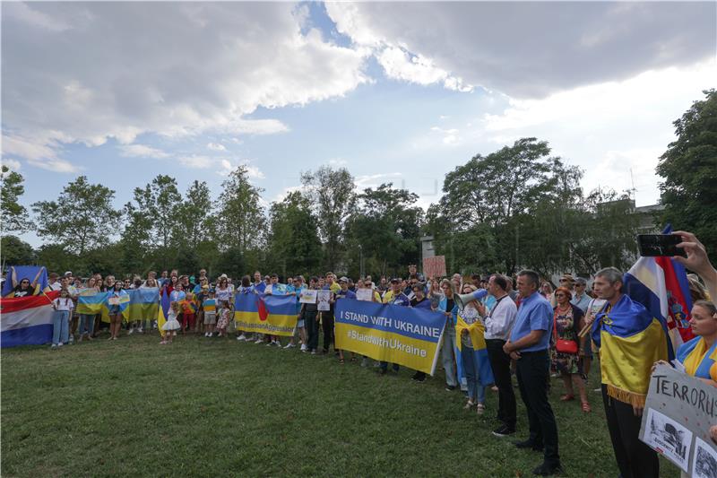 Protest held in Zagreb over massacre of Ukrainian POWs