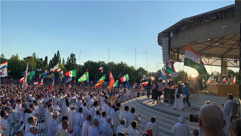 Deseci tisuća mladih iz više od 70 zemalja svijeta na Mladifestu u Međugorju