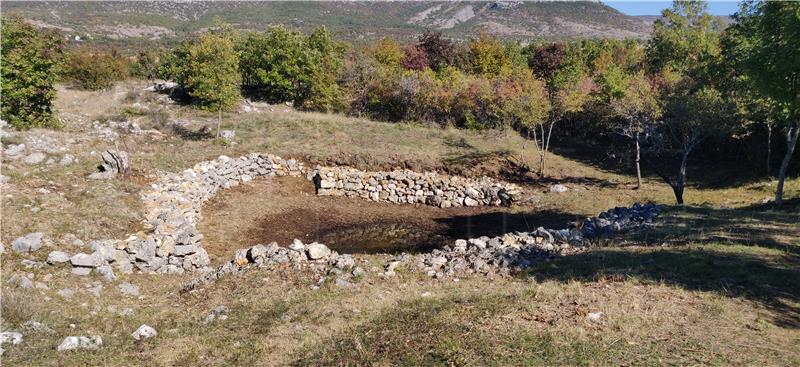 Udruga Biom: Počela obnova bunara i lokvi na krškim planinama