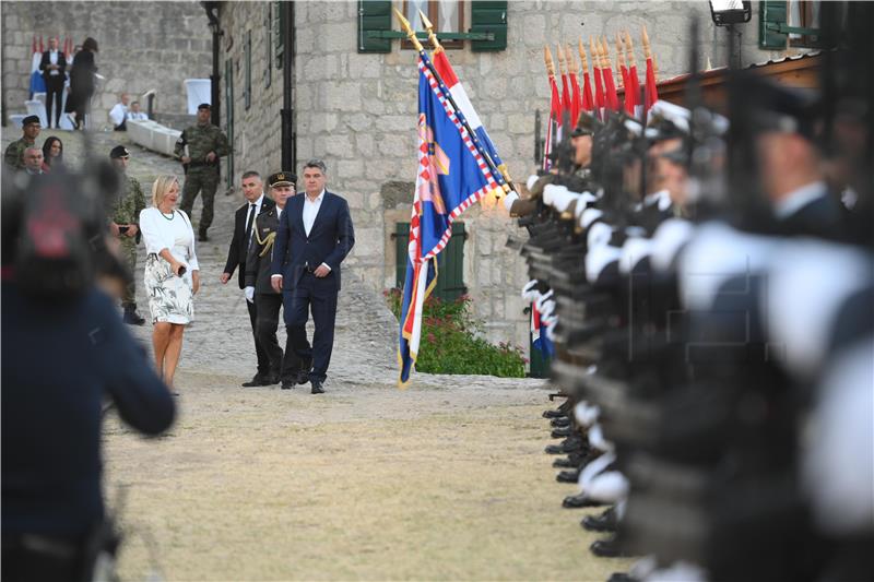 Predsjednik Milanović priredio prijam na Kninskoj tvrđavi