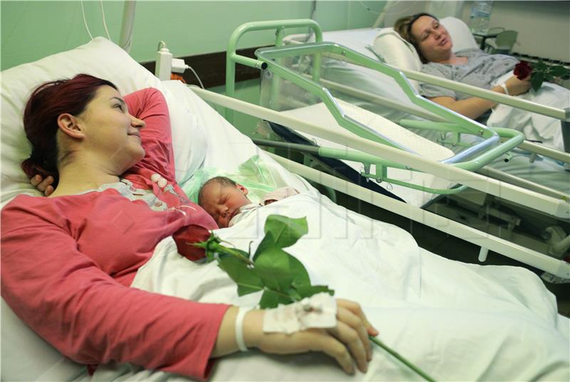 Most Croatian first-time mothers aged over 30