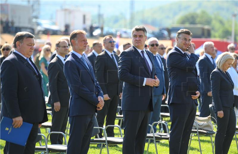 Središnja svečanost povodom Dana pobjede na stadionu NK Dinara