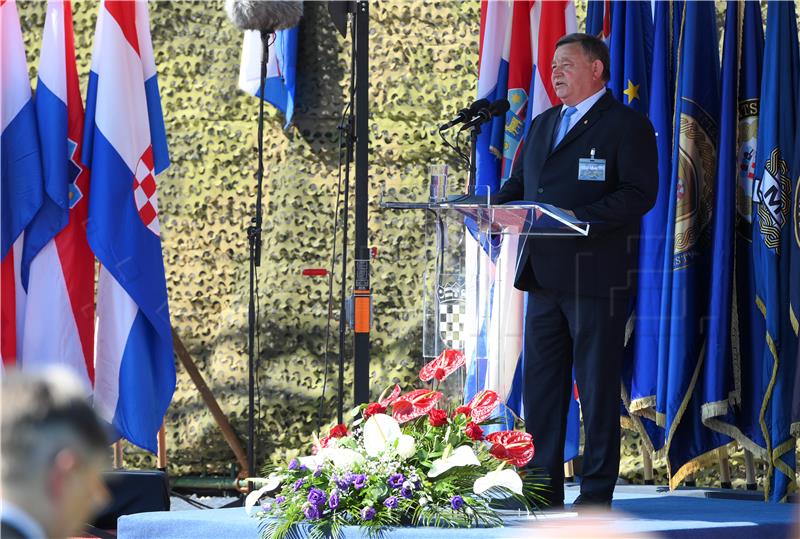 Govori povodom obilježavanja Dana pobjede na stadionu NK Dinara