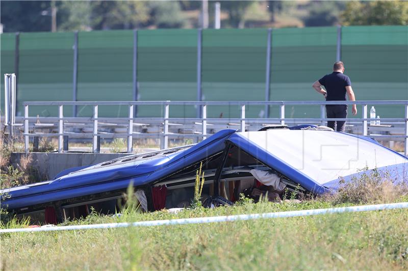 Na A4 u slijetanju poljskog autobusa više smrtno stradalih i ozlijeđenih