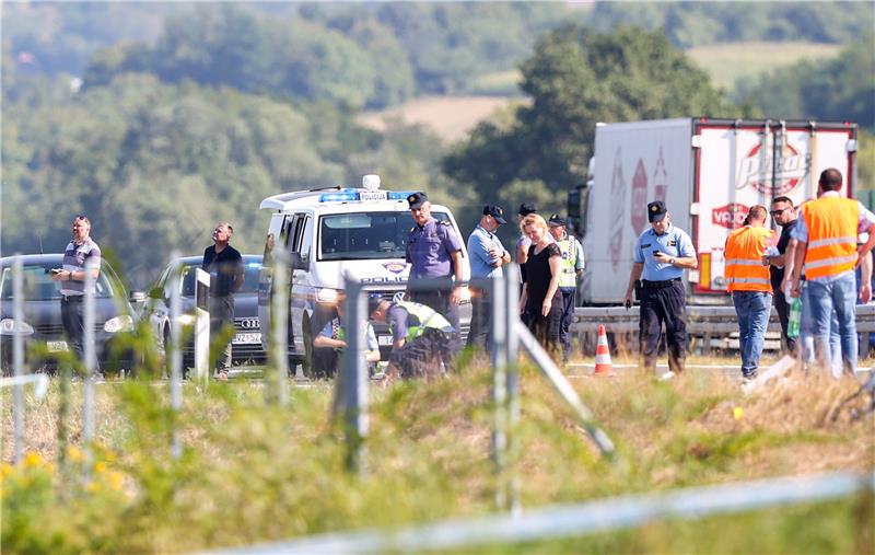 U prometnoj nesreći poginulo 12, a ozlijeđeno više od 40 putnika