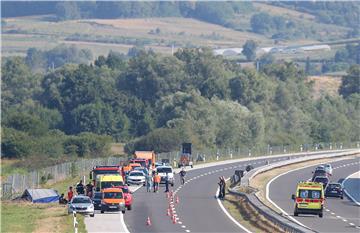 U prometnoj nesreći poginulo 12, a ozlijeđeno više od 40 putnika