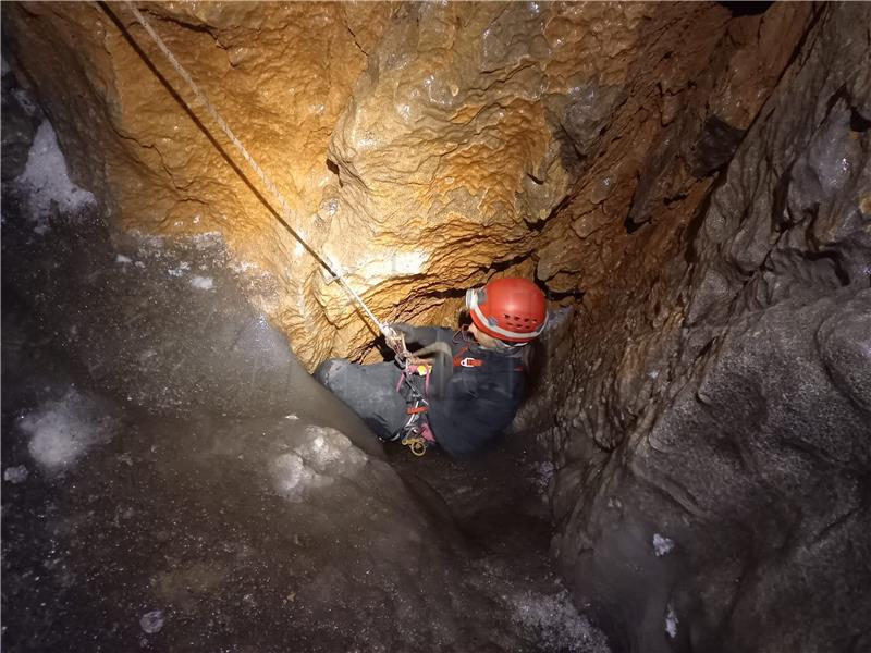 Speleolozi u jamama na Velebitu zapazili ubrzano topljenje leda