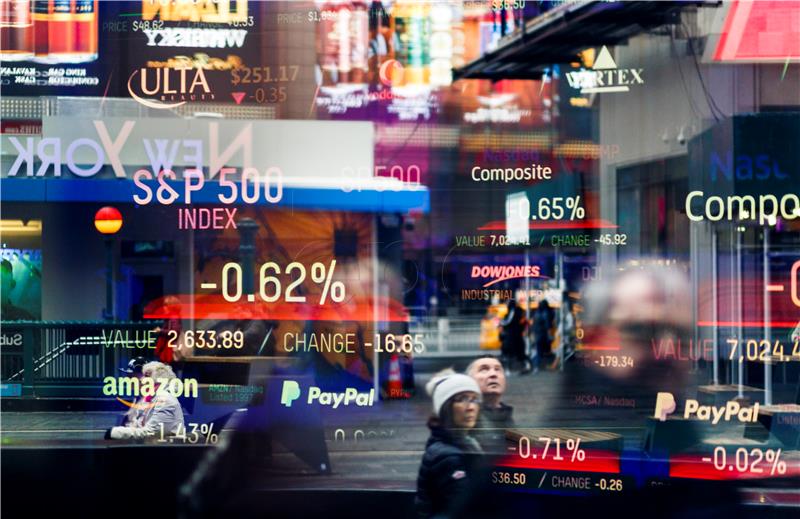 SVJETSKA TRŽIŠTA: Dobitonosne prodaje na Wall Streetu spustile S&P i Nasdaq