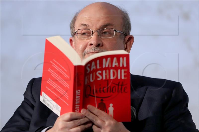 Rushdie treba dobiti Nobelovu nagradu za književnost - francuski filozof Lévy