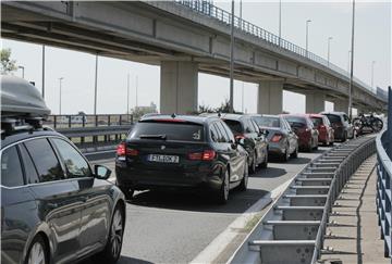 Prometne gužve na cestama prema moru