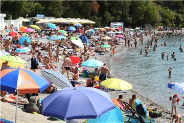 Rijeka: Riječke plaže pune kupača