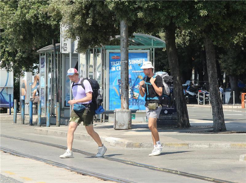 Rijeka: Turisti u šetnji i obilasku Rijeke