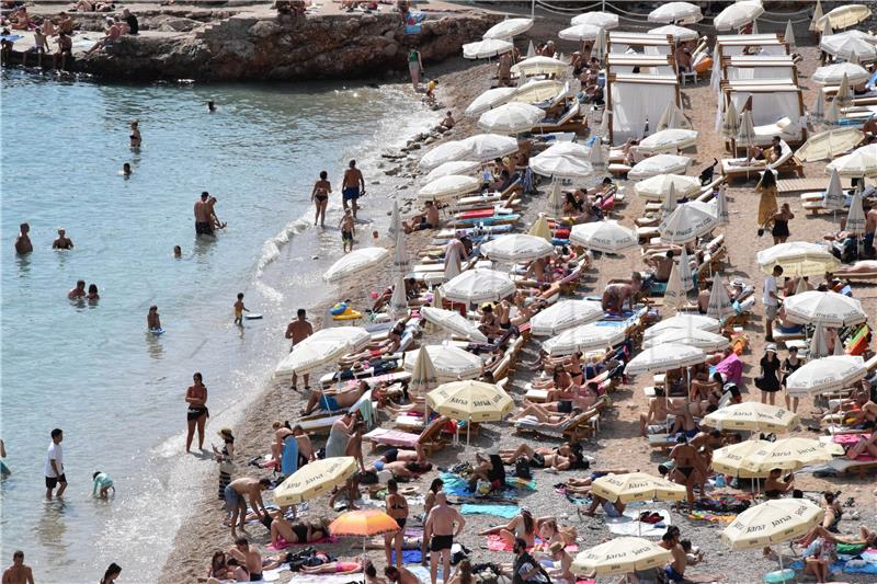 Dubrovnik: Brojni kupači na plaži Banje