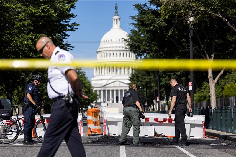 USA CAPITOL BARRICADE