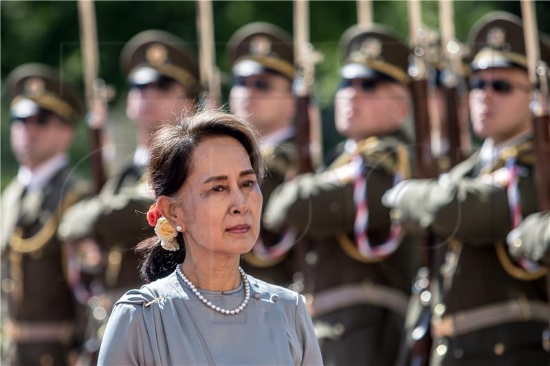 Mijanmarski sud osudio Suu Kyi na šest godina zatvora zbog korupcije