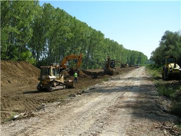 Post-quake reconstruction of embankments in Sisak-Moslavina County underway