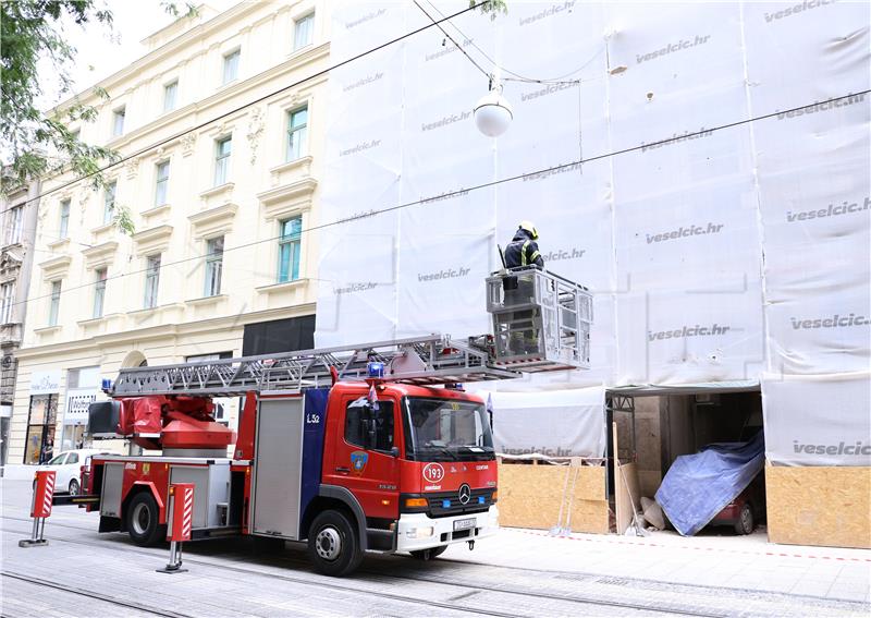 Urušavanje fasade u Jurišićevoj ulici