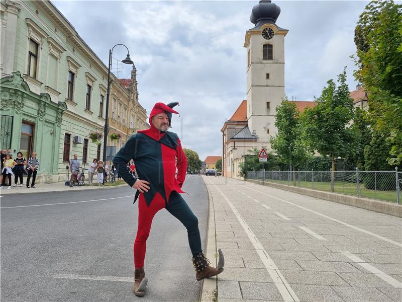 Renesansni festival u Koprivnici - tradicionalna kostimirana povorka