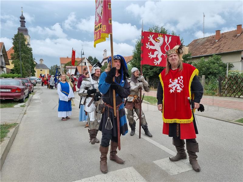 Renesansni festival u Koprivnici - tradicionalna kostimirana povorka