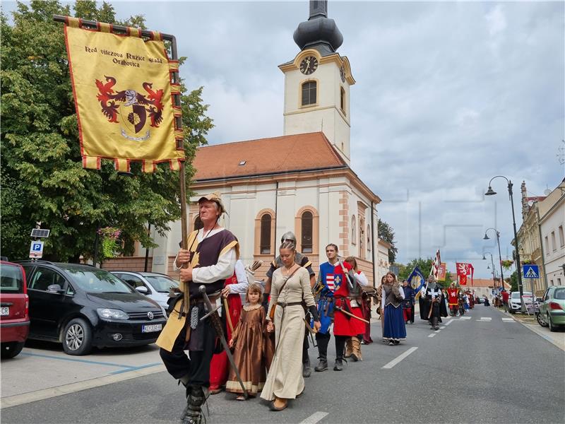 Renesansni festival u Koprivnici - tradicionalna kostimirana povorka