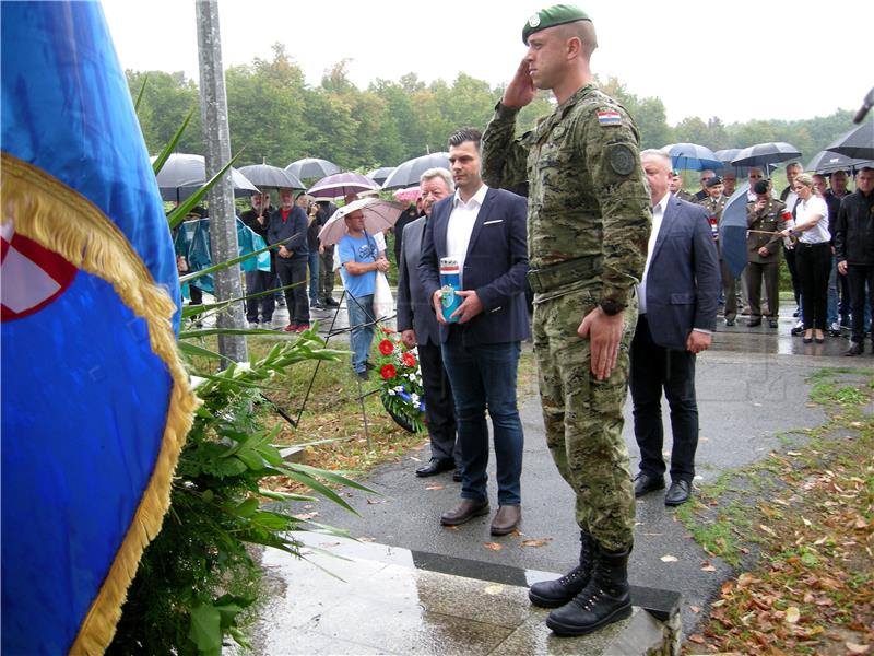 Počast poginulim "Gromovina" u obrani Sunje