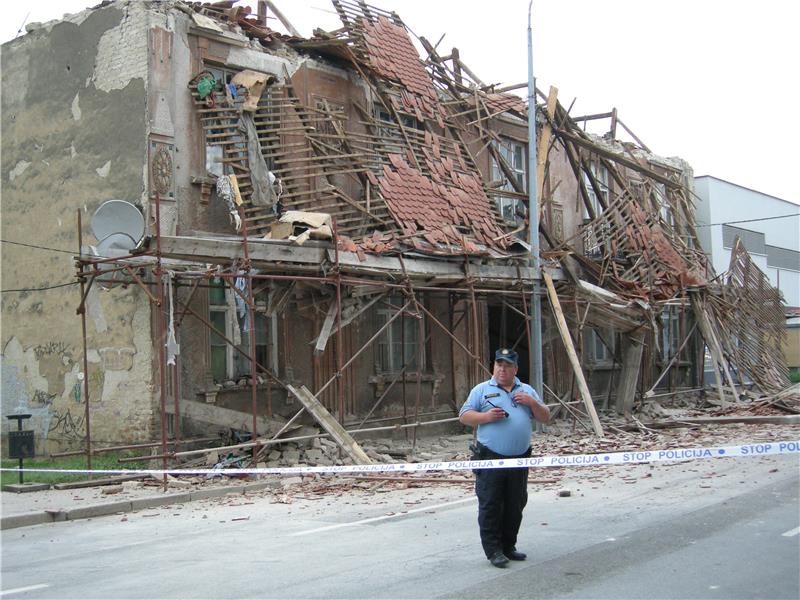 U Sisku se urušila reprezentativna secesijska zgrada