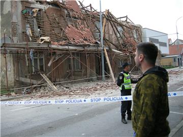 U Sisku se urušila reprezentativna secesijska zgrada