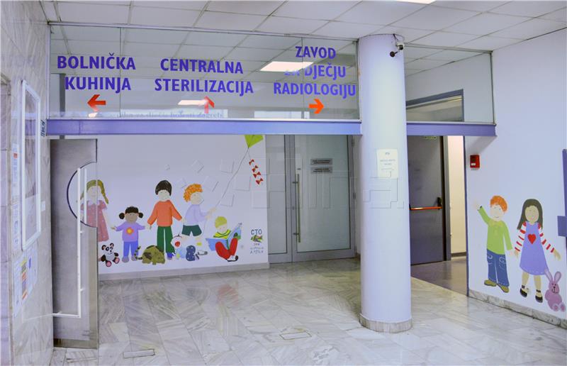 Academician Damaška donates €160k in equipment to Children's Hospital