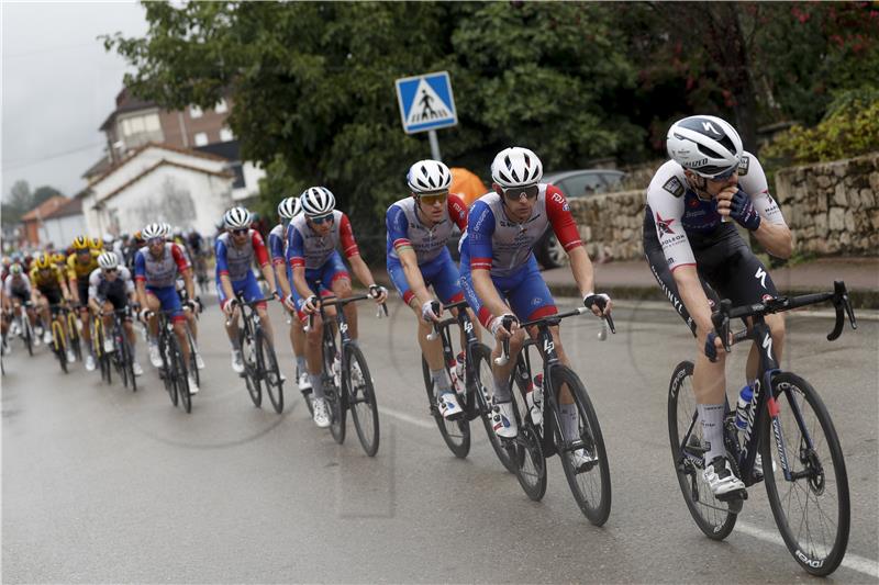 Vuelta: Vineu prva etapna pobjeda, Evenepoel novi vodeći